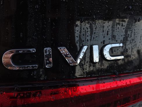 Used 2023 Honda Civic Sport image 17