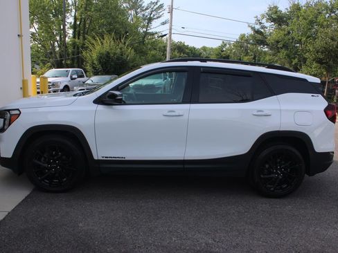 Used 2023 GMC Terrain SLT w/ Elevation Edition FWD image 11