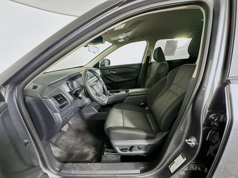 Used 2025 Nissan Rogue SV FWD image 13