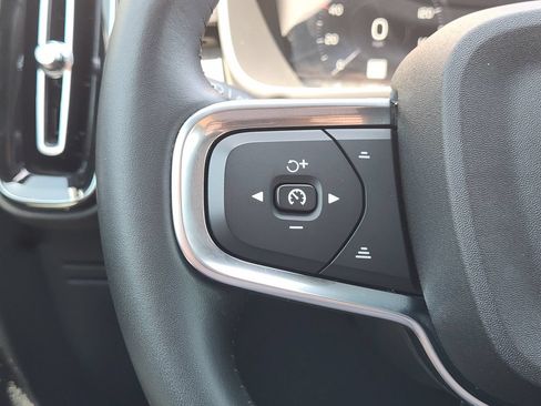 Used 2021 Volvo XC40 T4 Inscription w/ Advanced Package FWD image 27