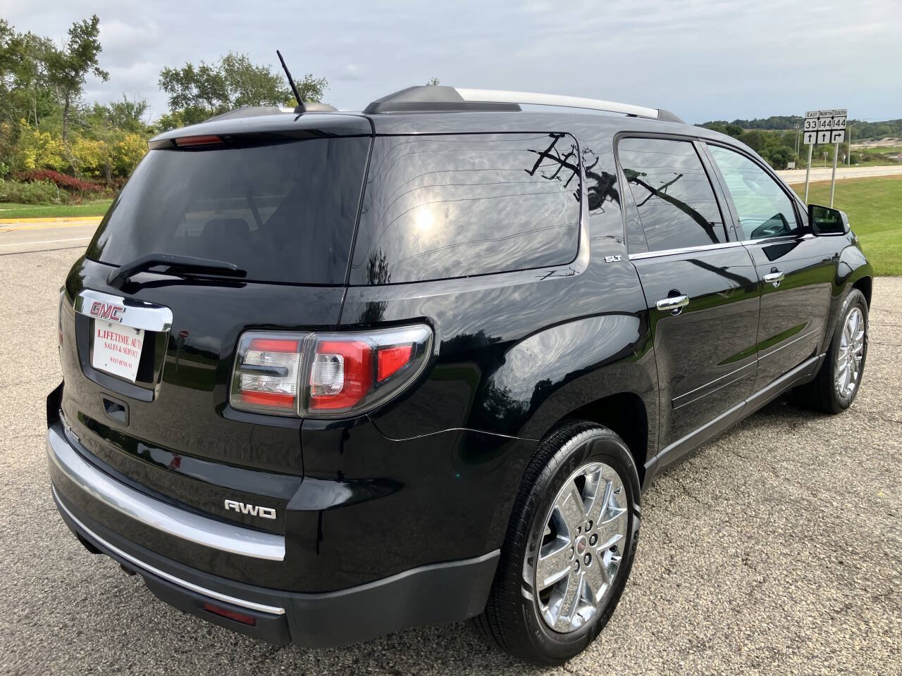 Used 2017 GMC Acadia Limited SLT AWD/4WD image 5