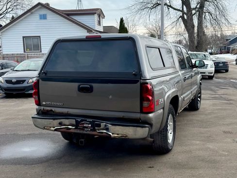 Used 2007 Chevrolet Silverado 1500 LT w/ Crew Cab Value Package image 7