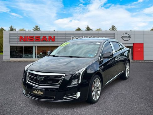 Used 2017 Cadillac XTS Luxury AWD/4WD image 2