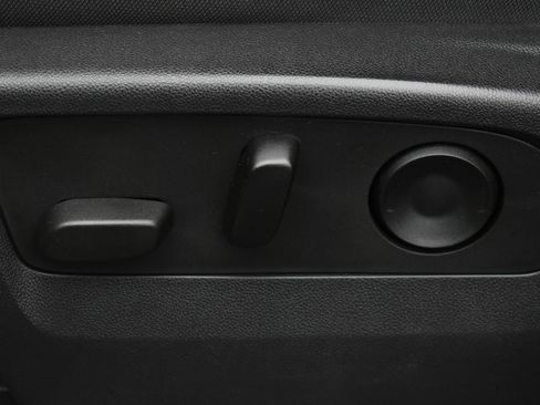 Used 2022 Chevrolet Silverado 1500 Custom image 13