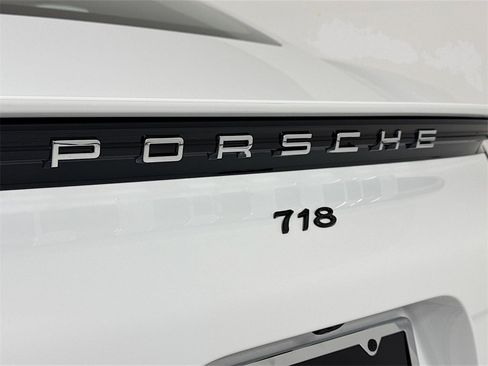 Used 2025 Porsche 718 Cayman image 32