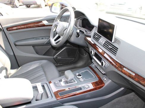 Used 2018 Audi Q5 2.0T Premium Plus AWD/4WD image 12