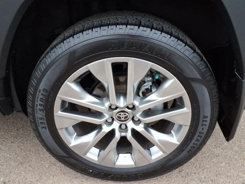 Used 2023 Toyota RAV4 XLE Premium FWD image 8