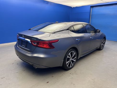 Used 2016 Nissan Maxima Platinum w/ Interior Lighting Package image 7