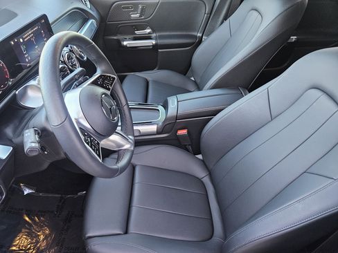 Certified 2025 Mercedes-Benz GLB 250 4MATIC image 13
