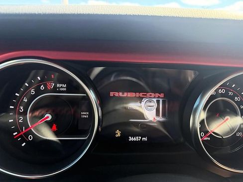 Used 2020 Jeep Gladiator Rubicon AWD/4WD image 13