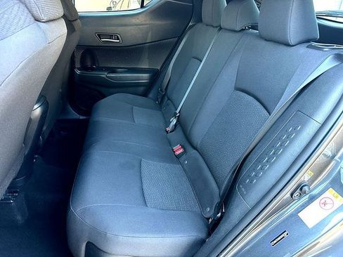 Used 2019 Toyota C-HR LE FWD image 17