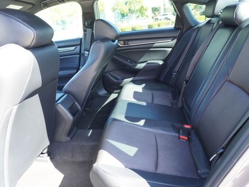Used 2018 Honda Accord Sport image 17
