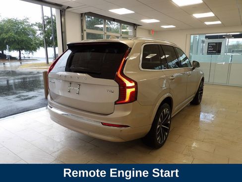 Certified 2025 Volvo XC90 T8 Plus image 7