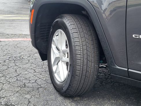 Used 2025 Jeep Grand Cherokee L Laredo w/ Luxury Tech Group I image 33