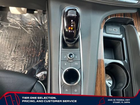 Used 2024 Cadillac Escalade ESV Premium Luxury AWD/4WD image 26