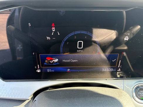Used 2025 Chevrolet Trax LT FWD image 16