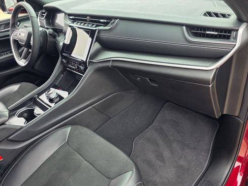 Used 2024 Jeep Grand Cherokee L Altitude image 27