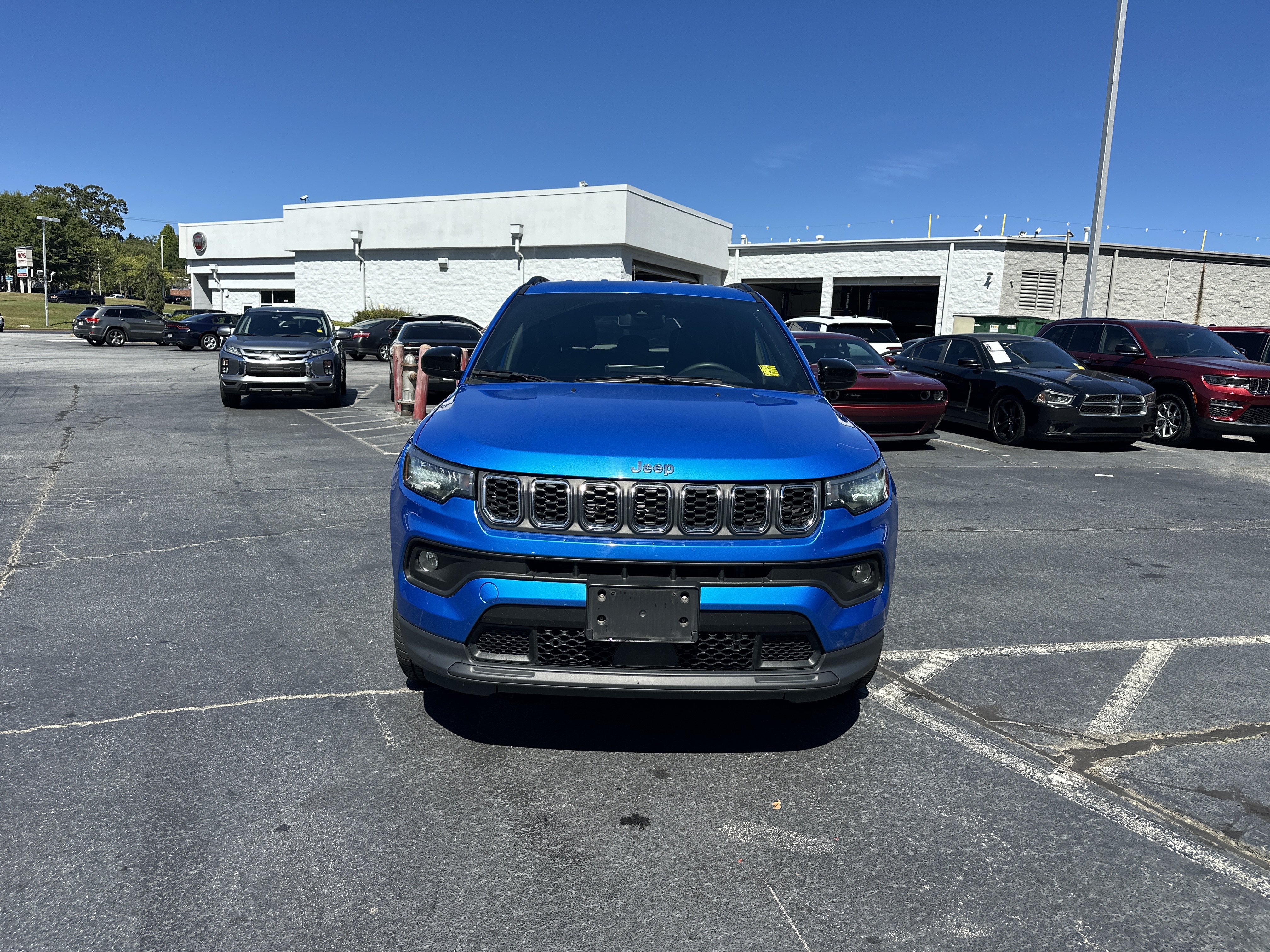 Used 2024 Jeep Compass Latitude AWD/4WD image 4