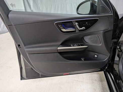Used 2025 Mercedes-Benz C 300 4MATIC Sedan image 23