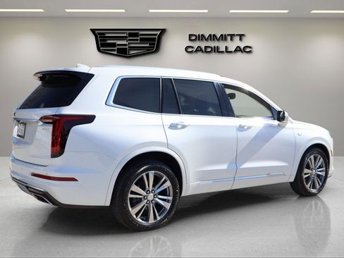 Used 2022 Cadillac XT6 Premium Luxury image 5