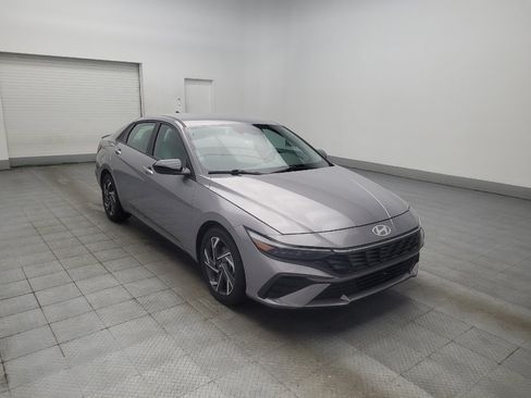 Used 2025 Hyundai Elantra Sport FWD image 13
