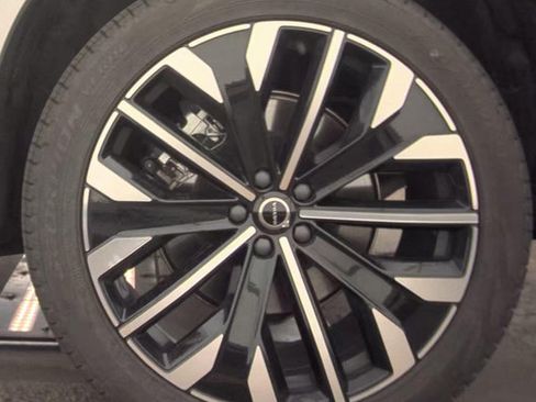 Used 2025 Volvo XC90 B6 Plus AWD/4WD image 5