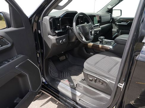 Used 2024 Chevrolet Silverado 1500 RST AWD/4WD image 13