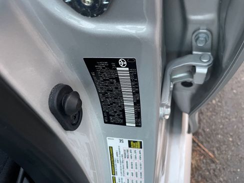 Used 2025 Toyota Corolla LE image 27