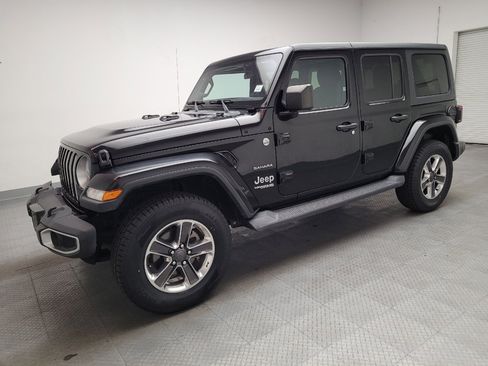 Used 2019 Jeep Wrangler Unlimited Sahara w/ Safety Group AWD/4WD image 2