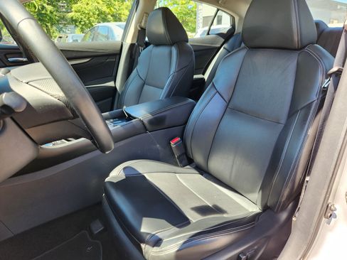Used 2019 Nissan Maxima 3.5 SV w/ Floor Mat Group FWD image 7