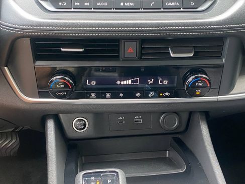 Used 2023 Nissan Rogue SV AWD/4WD image 31