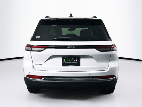 Used 2022 Jeep Grand Cherokee Limited 4xe w/ Luxury Tech Group II AWD/4WD image 7