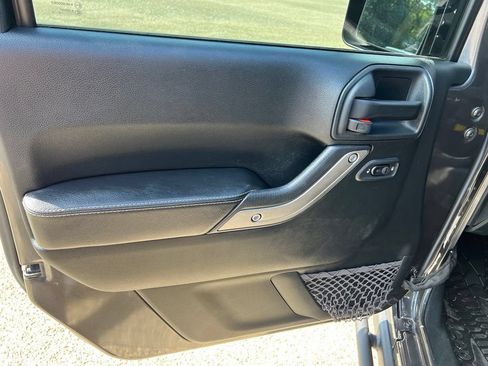 Used 2018 Jeep Wrangler Unlimited Sport AWD/4WD image 24