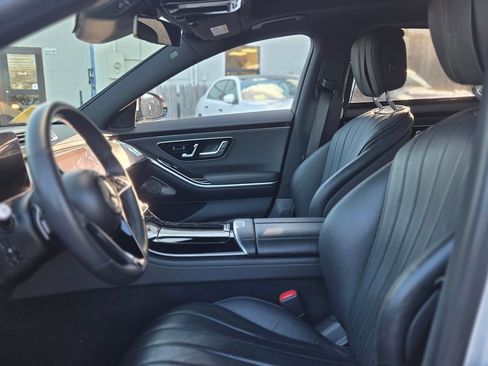 Used 2023 Mercedes-Benz S 500 4MATIC w/ AMG Line image 17