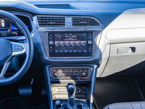 Used 2023 Volkswagen Tiguan SE image 29