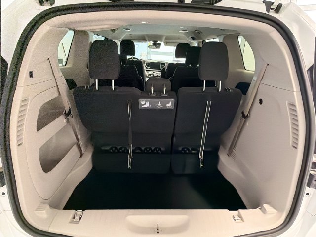 Used 2019 Chrysler Pacifica Touring Plus w/ Advanced Safetytec Group FWD image 22