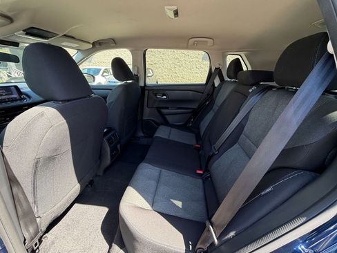 Used 2025 Nissan Rogue SV FWD image 28