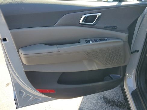 New 2026 Kia Carnival SX image 8