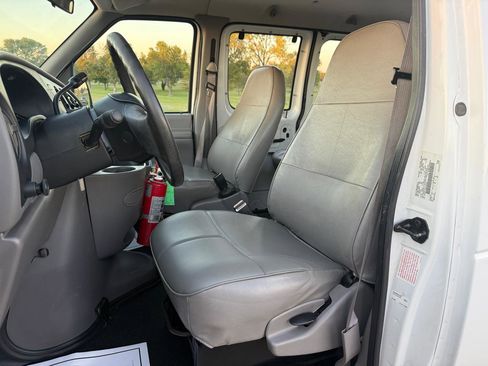 Used 1998 Ford E-350 and Econoline 350 Club Wagon RWD image 11