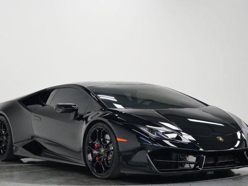 Used 2019 Lamborghini Huracan LP 580-2 RWD image 3