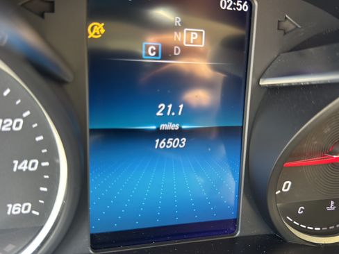 Used 2022 Mercedes-Benz GLC 300 w/ Premium Package Lite image 27