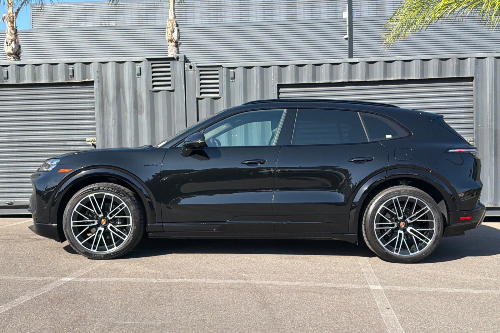 Used 2026 Porsche Cayenne Electric AWD/4WD image 2