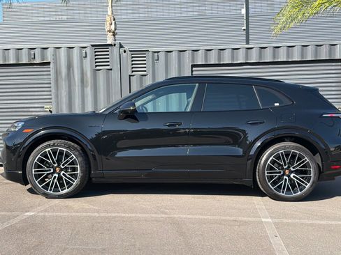 Used 2026 Porsche Cayenne Electric AWD/4WD image 2