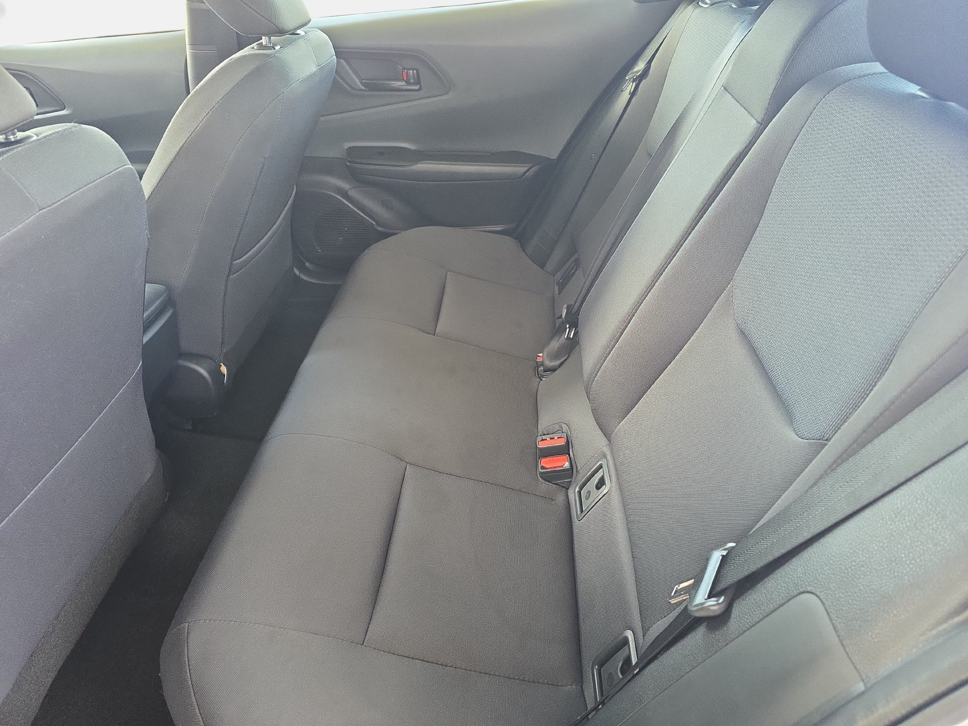 Used 2025 Toyota Prius LE FWD image 13