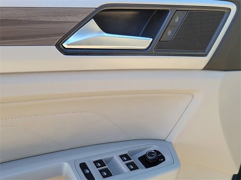 Used 2022 Volkswagen Atlas SEL image 26