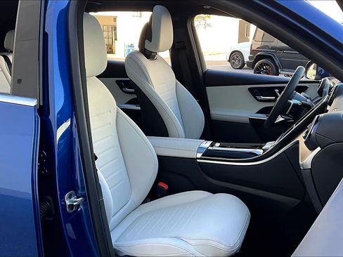 Used 2026 Mercedes-Benz GLC 300 image 9