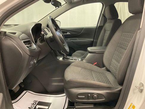 Used 2024 Chevrolet Equinox LT image 4