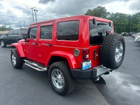 Used 2015 Jeep Wrangler Unlimited Sahara w/ Connectivity Group AWD/4WD image 7