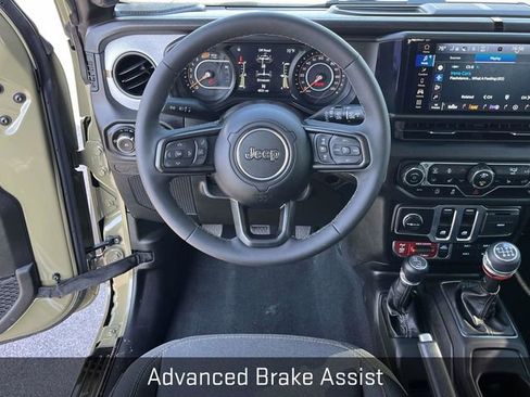 Used 2025 Jeep Wrangler Willys image 16