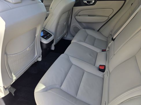 Used 2023 Volvo XC60 B6 Ultimate w/ Protection Package Premier image 42